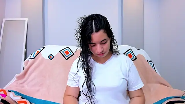 Nicol Chang online show from 11/21/25, 08:19