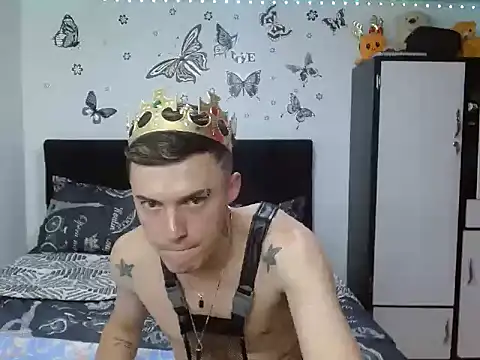 Snapshot of Ken_bigcock77 chatting on 02/18/26, 12:30 Ken bigcock77 online show from 02/18/26, 12:30