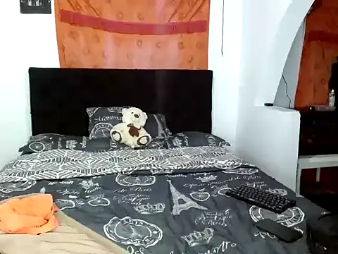 Snapshot of Ken_bigcock77 chatting on 12/02/25, 11:28 Ken bigcock77 online show from 12/02/25, 11:28