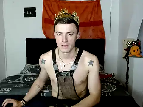 Snapshot of Ken_bigcock77 chatting on 10/17/25, 01:09 Ken bigcock77 online show from 10/17/25, 01:09