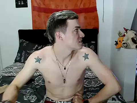 Snapshot of Ken_bigcock77 chatting on 11/24/25, 05:18 Ken bigcock77 online show from 11/24/25, 05:18