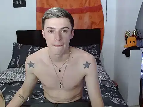 Snapshot of Ken_bigcock77 chatting on 11/29/25, 01:50 Ken bigcock77 online show from 11/29/25, 01:50