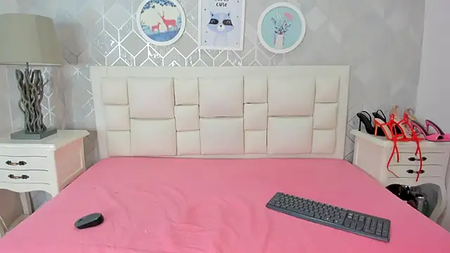 naia cox online show from 04/16/26, 03:40