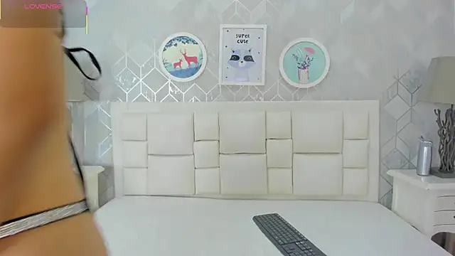 naia cox online show from 04/11/26, 03:36