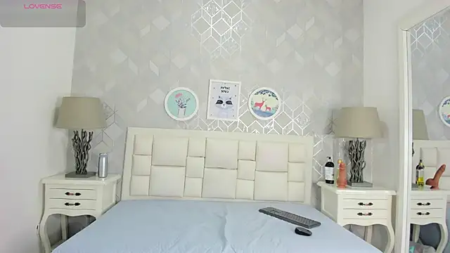 naia cox online show from 03/21/26, 03:52