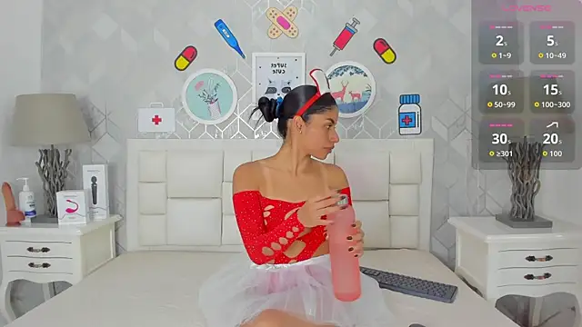 naia cox online show from 10/15/25, 03:49