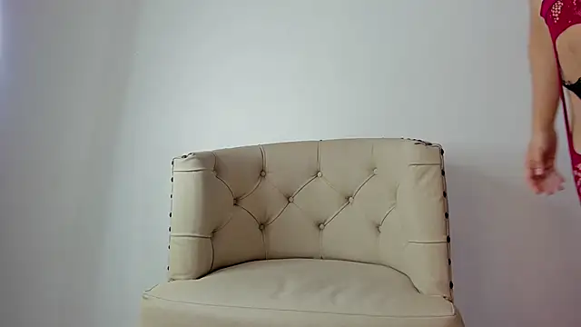 naia cox online show from 09/23/25, 03:35