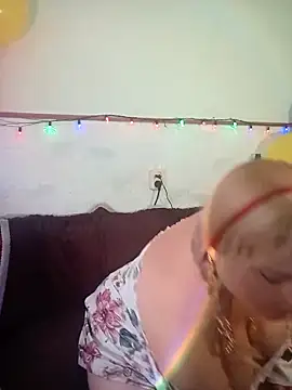 XHelenaX90 online show from 09/30/25, 11:49