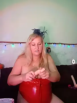 XHelenaX90 online show from 09/18/25, 08:28