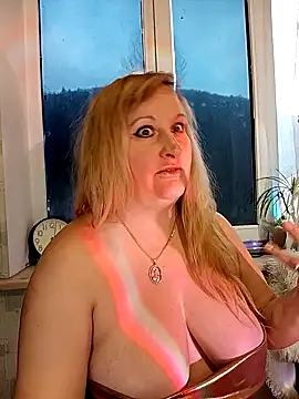 Snapshot of XHelenaX90 chatting on 02/18/26, 03:19 XHelenaX90 online show from 02/18/26, 03:19