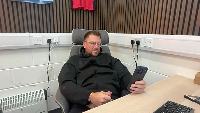 bilf1978 online show from 02/26/26, 07:52