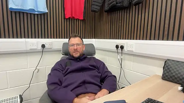 bilf1978 online show from 02/12/26, 07:41