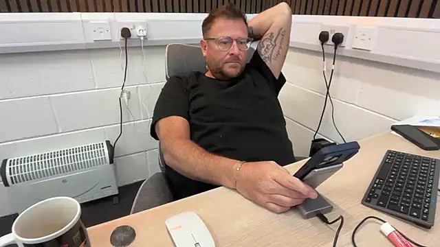 bilf1978 online show from 04/15/26, 08:53