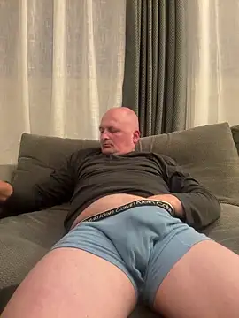 Snapshot of Attila120 chatting on 04/13/26, 07:29 Attila120 online show from 04/13/26, 07:29