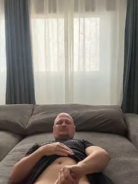 Snapshot of Attila120 chatting on 11/11/25, 07:58 Attila120 online show from 11/11/25, 07:58