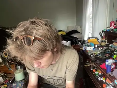 XanderOzzz online show from 05/10/26, 06:43