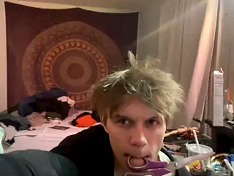 XanderOzzz online show from 11/04/25, 10:52