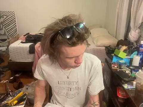 XanderOzzz online show from 05/19/26, 05:47