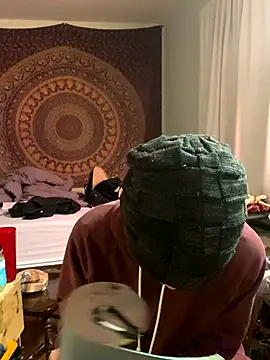 XanderOzzz online show from 10/31/25, 11:07