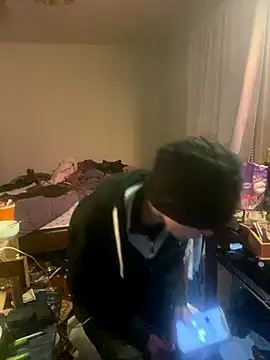 XanderOzzz online show from 12/14/25, 12:33