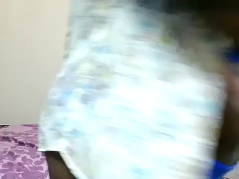 Snapshot of bustydivaxx21 chatting on 12/04/25, 11:20 bustydivaxx21 online show from 12/04/25, 11:20