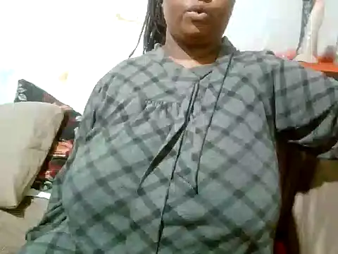 Snapshot of bustydivaxx21 chatting on 09/25/25, 06:25 bustydivaxx21 online show from 09/25/25, 06:25