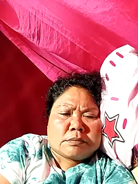 Snapshot of Mari_fvcks chatting on 10/16/25, 12:52 Mari fvcks online show from 10/16/25, 12:52