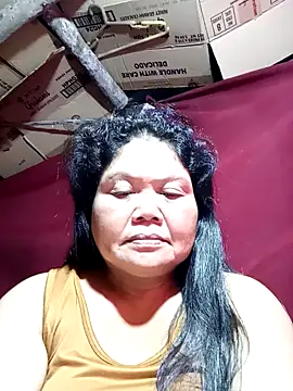 Snapshot of Mari_fvcks chatting on 11/24/25, 05:18 Mari fvcks online show from 11/24/25, 05:18