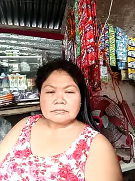 Snapshot of Mari_fvcks chatting on 10/09/25, 10:32 Mari fvcks online show from 10/09/25, 10:32