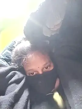 Snapshot of Punam_ji chatting on 01/13/26, 12:25 Punam ji online show from 01/13/26, 12:25