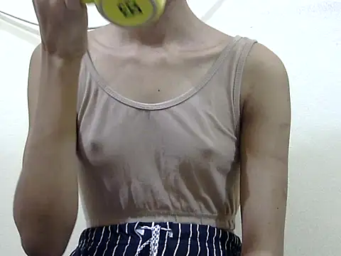 smallcuute online show from 12/15/25, 08:58