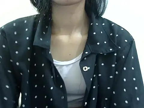 smallcuute online show from 11/30/25, 01:17