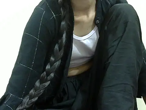 smallcuute online show from 11/16/25, 11:19