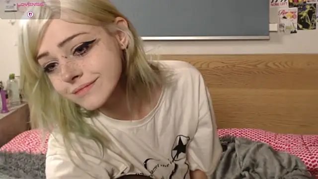 triplebakaaa online show from 11/18/25, 07:06