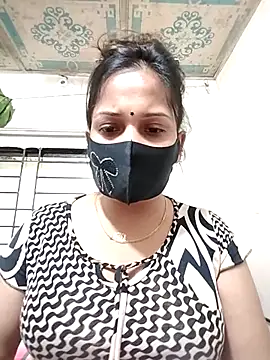 Payel 50 online show from 05/17/26, 02:22