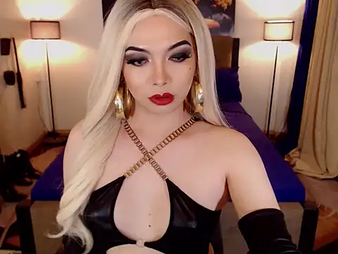 Snapshot of GiftedCockJam chatting on 12/02/25, 02:01 GiftedCockJam online show from 12/02/25, 02:01