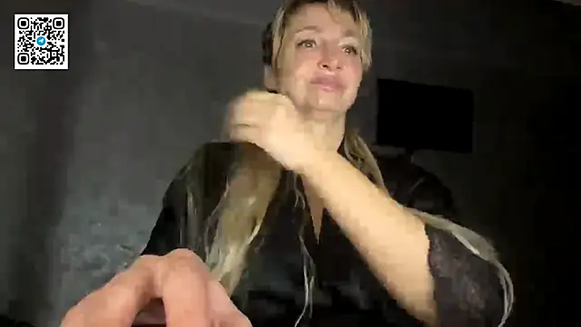 Snapshot of Lapussia chatting on 10/22/25, 07:24 Lapussia online show from 10/22/25, 07:24