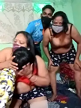 LoveOnStream online show from 11/23/25, 04:44