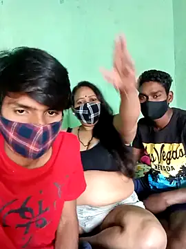 LoveOnStream online show from 10/22/25, 08:47