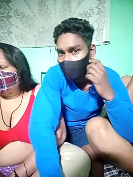 LoveOnStream online show from 11/24/25, 05:02