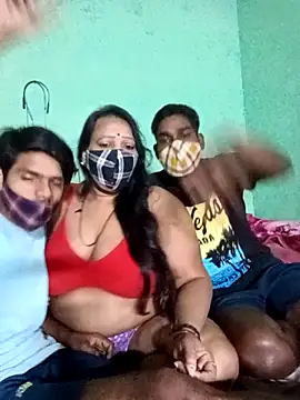 LoveOnStream online show from 10/24/25, 12:15