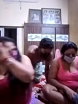 LoveOnStream online show from 02/10/26, 12:04