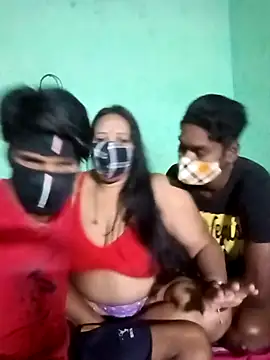 LoveOnStream online show from 10/24/25, 12:09