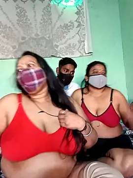 LoveOnStream online show from 11/24/25, 04:56