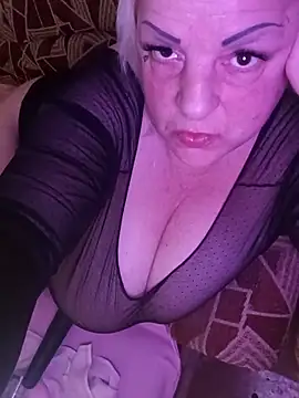 AnnStefanixh online show from 04/13/26, 04:33