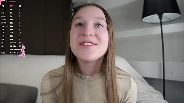 NanaMertins online show from 12/18/25, 01:11