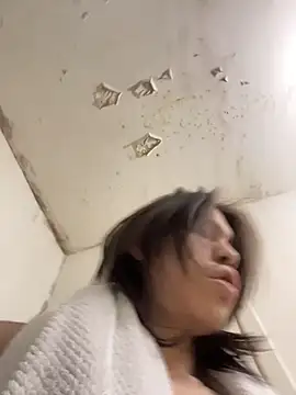 heytherepeoples717 online show from 11/09/25, 12:53