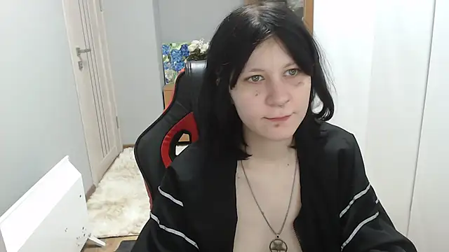 TinaQuiin online show from 12/20/25, 09:12