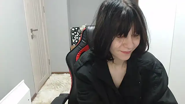 TinaQuiin online show from 10/18/25, 08:05