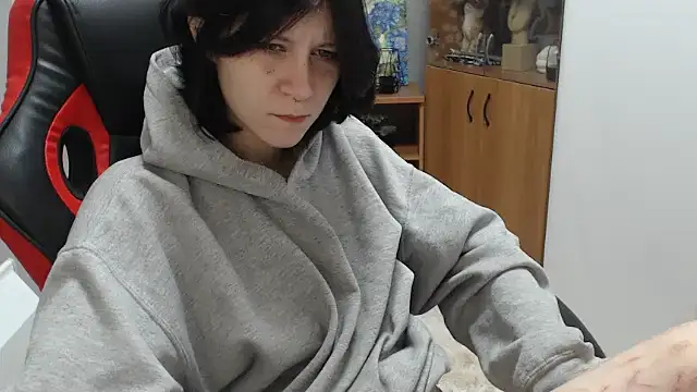 TinaQuiin online show from 09/26/25, 08:10